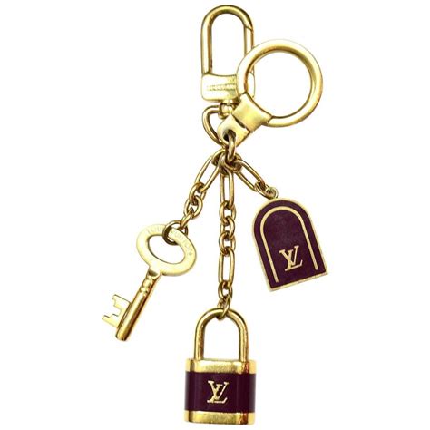 porte clés louis vuitton|louis vuitton charms.